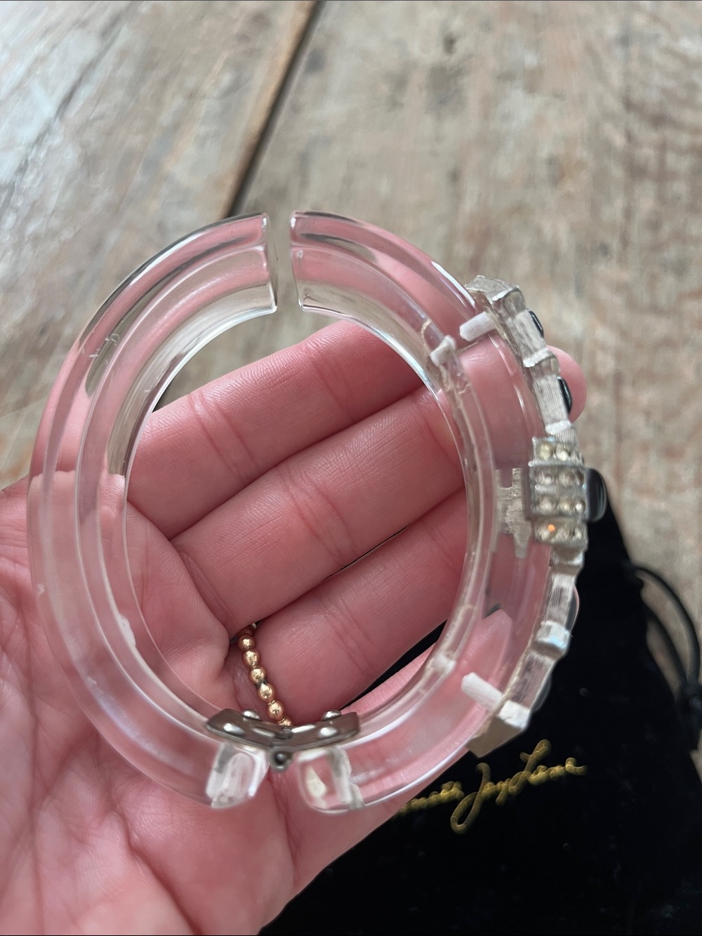 Vintage Kenneth Jay Lane Black & Crystal Lucite Hinged Bangle - Picture 4 of 6